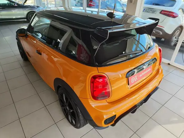 MINI John Cooper Works 2015 - 21500 EUR, 91950 km - AUTO.MOTO.pt - 91950km - foto 8 de 38