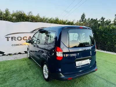 Ford Tourneo Courier 2017 - 9990 EUR, 168856 km - AUTO.MOTO.pt - 168856km - foto 22 de 47