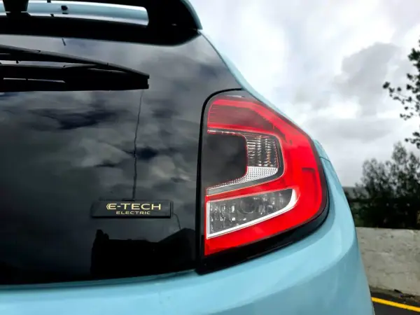 Renault Twingo 2023 - 13990 EUR, 27700 km - AUTO.MOTO.pt - 27700km - foto 14 de 32