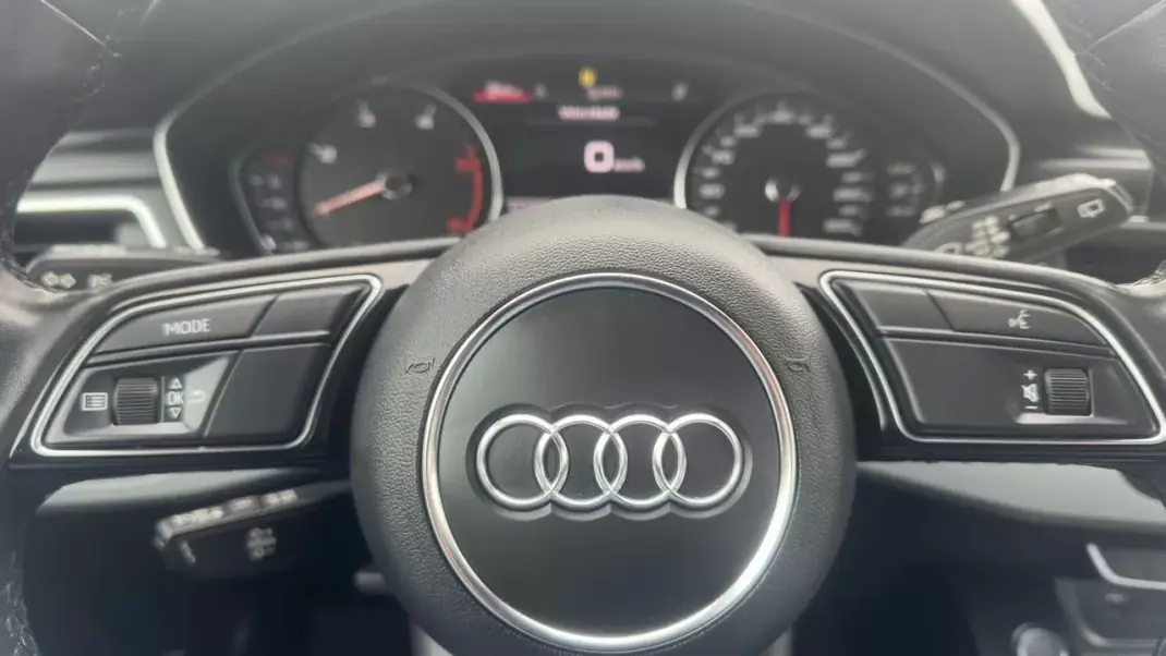 Audi A4 Avant 2022 - 25490 EUR, 122000 km - AUTO.MOTO.pt - 122000km - foto 10 de 27