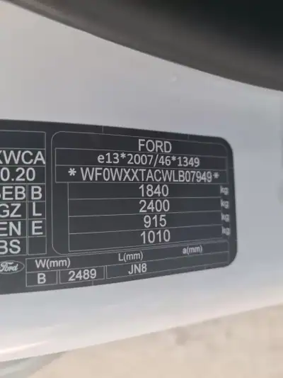 Ford Transit Courier 2020 - 10990 EUR, 129167 km - AUTO.MOTO.pt - 129167km - foto 16 de 52