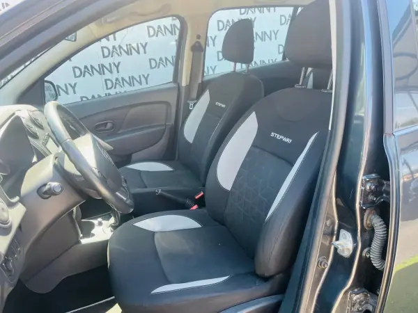 Dacia Sandero 2016 - 11900 EUR, 99000 km - AUTO.MOTO.pt - 99000km - foto 4 de 12