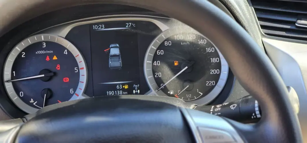 Nissan Navara 2020 - 27400 EUR, 190102 km - AUTO.MOTO.pt - 190102km - foto 6 de 12