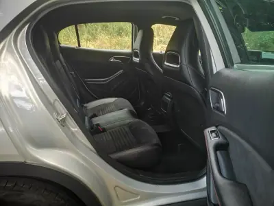 Mercedes-Benz GLA 180 2015 - 15250 EUR, 190000 km - AUTO.MOTO.pt - 190000km - foto 16 de 26