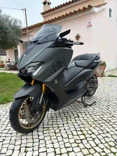 Yamaha TMAX 2021 - 10000 EUR, 18000 km - 18000km - foto 1 de 9