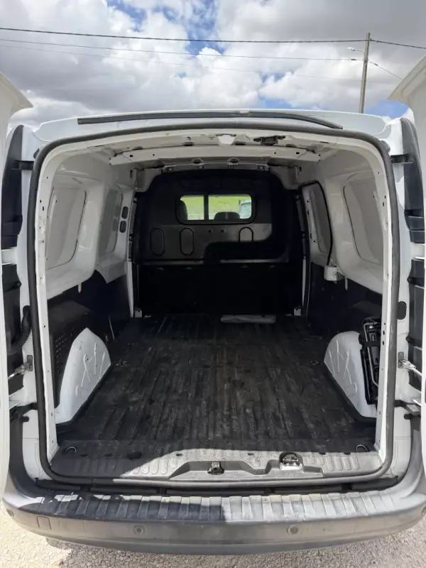 Renault Kangoo 2017 - 6990 EUR, 359871 km - AUTO.MOTO.pt - 359871km - foto 13 de 15