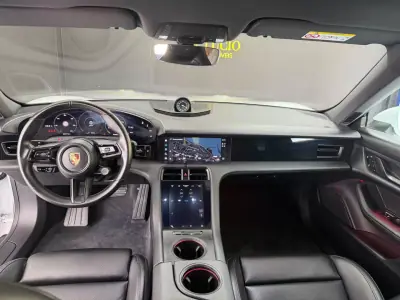 Porsche Taycan 2023 - 67000 EUR, 46411 km - 46411km - foto 15 de 28