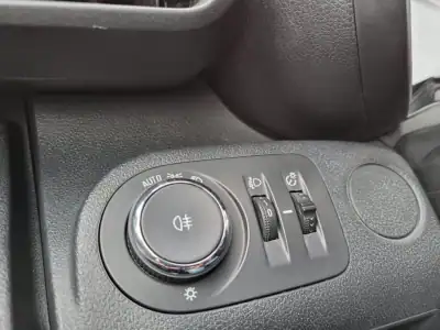 Opel COMBO 2020 - 13750 EUR, 158909 km - AUTO.MOTO.pt - 158909km - foto 7 de 16