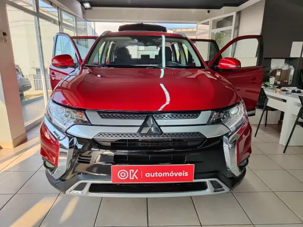 Mitsubishi Outlander 2021 - 18900 EUR, 141000 km - AUTO.MOTO.pt - 141000km - foto 23 de 37
