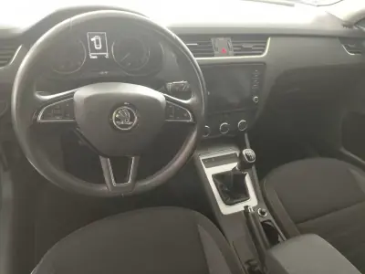 Skoda Octavia Break 2020 - 14990 EUR, 174000 km - AUTO.MOTO.pt - 174000km - foto 9 de 10