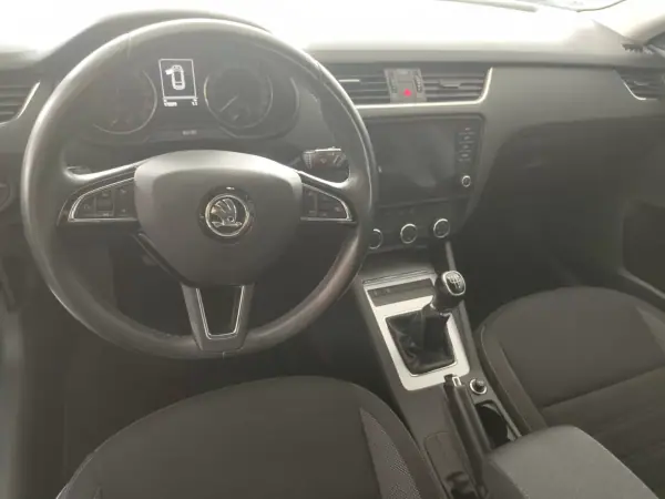 Skoda Octavia Break 2020 - 14990 EUR, 174000 km - AUTO.MOTO.pt - 174000km - foto 9 de 10