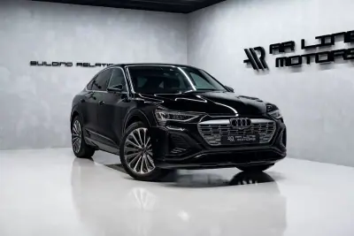 Audi Q8 e-Tron Sportback 2023 - 49950 EUR, 55000 km - AUTO.MOTO.pt - 55000km - foto 3 de 54
