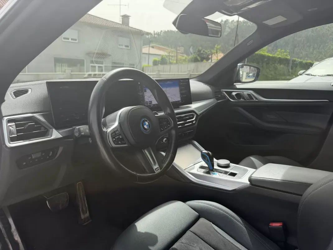 BMW i4 2022 - 36000 EUR, 129874 km - AUTO.MOTO.pt - 129874km - foto 5 de 9