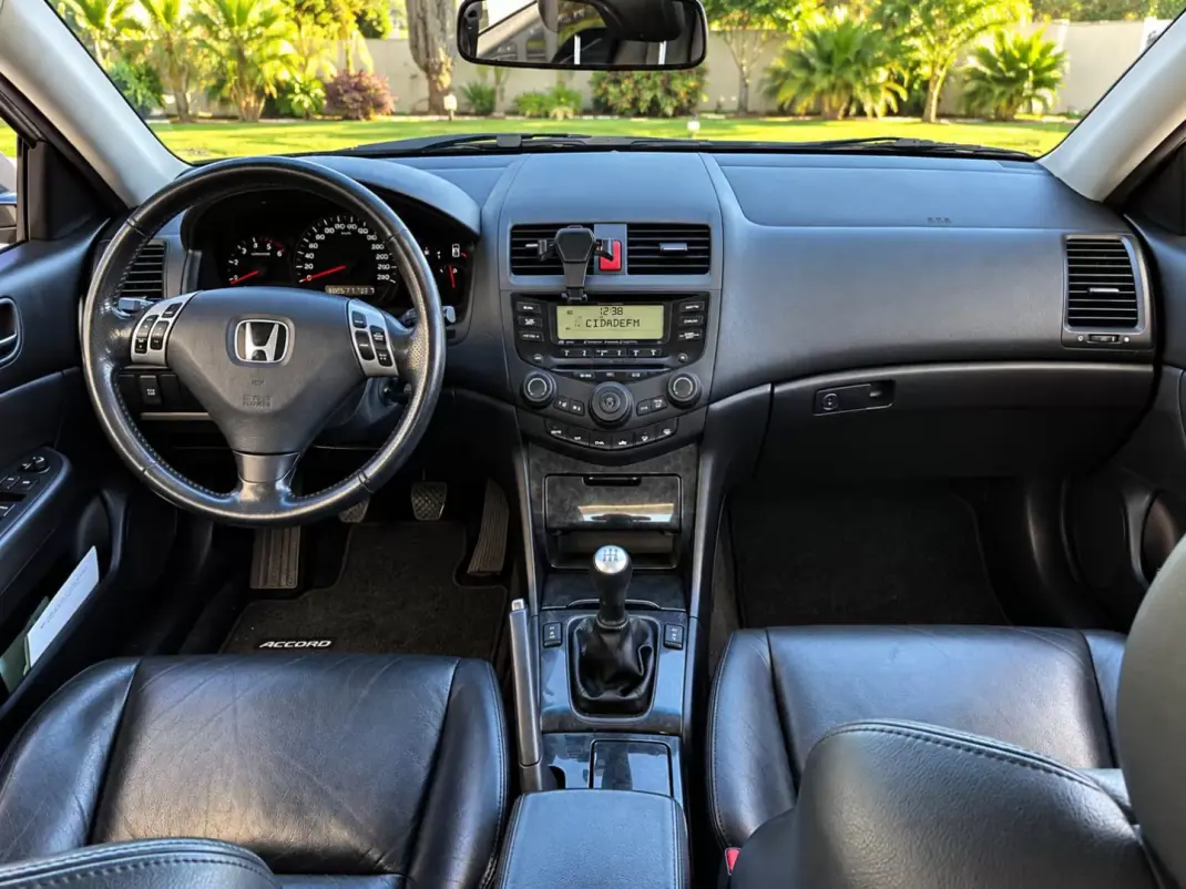 Honda Accord 2004 - 6990 EUR, 184111 km - 184111km - foto 6 de 28