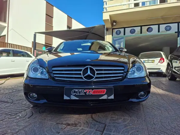Mercedes-Benz CLS 320 Cdi 7g Tronic Dpf 2006 Diesel — 299 952 km Mercedes-Benz CLS 320 Cdi 7g Tronic Dpf 2006 Diesel