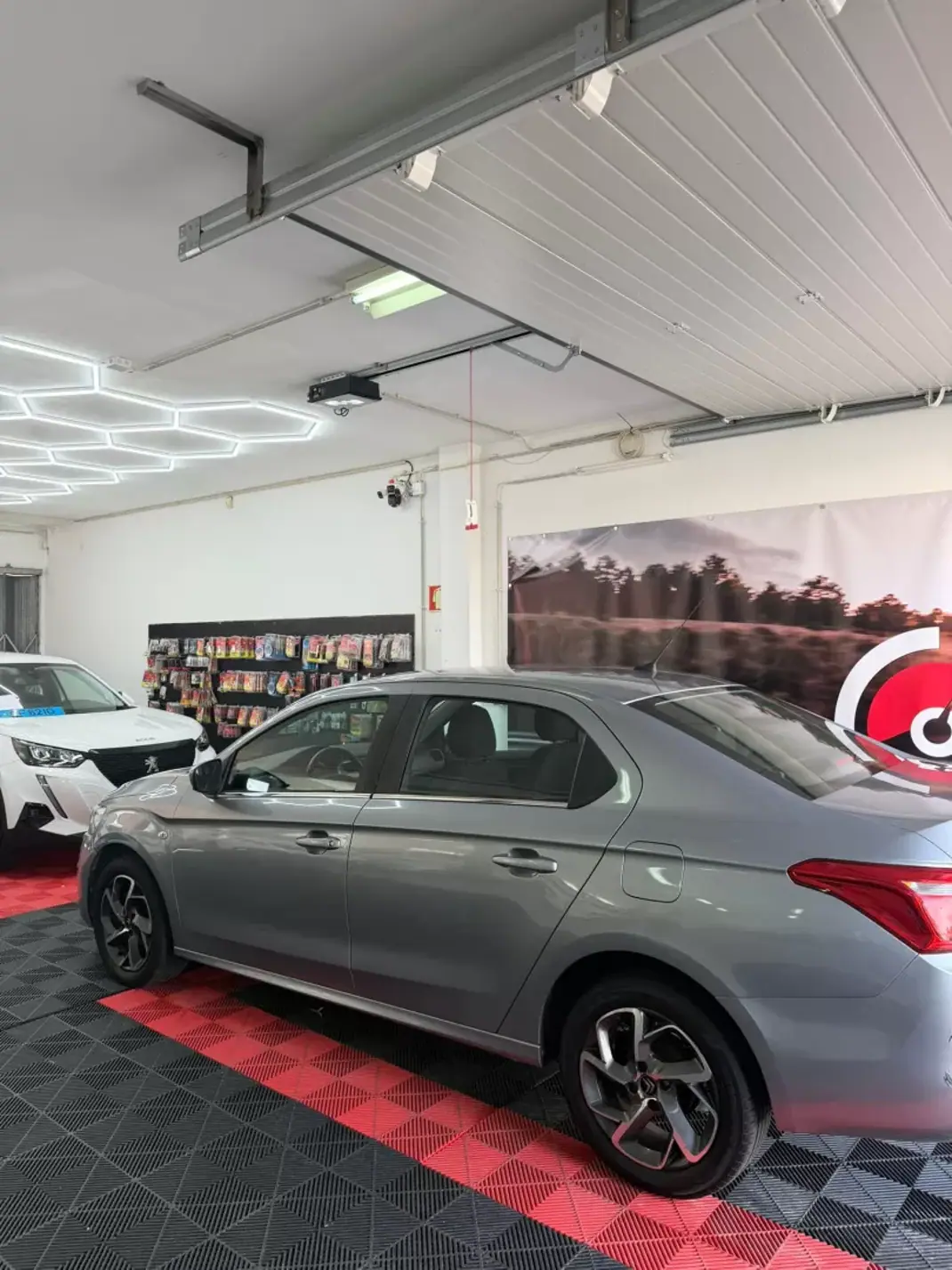 Citroën C-Elysée 2018 - 9900 EUR, 145950 km - AUTO.MOTO.pt - 145950km - foto 4 de 12