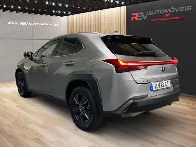 Lexus UX 250h 2021 - 24950 EUR, 126000 km - AUTO.MOTO.pt - 126000km - foto 4 de 20