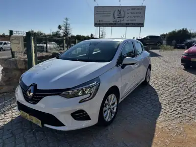 Renault Clio 2021 - 16400 EUR, 88000 km - AUTO.MOTO.pt - 88000km - foto 8 de 20