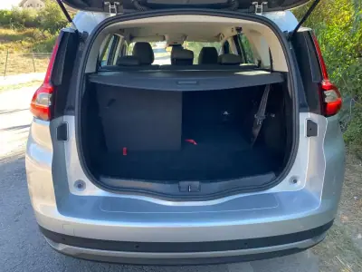 Renault Grand Scénic 2017 - 12950 EUR, 239000 km - AUTO.MOTO.pt - 239000km - foto 20 de 21