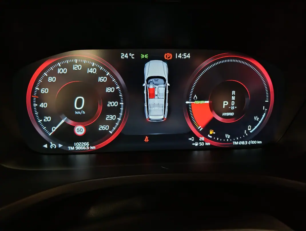 Volvo V60 2021 - 25900 EUR, 102259 km - AUTO.MOTO.pt - 102259km - foto 12 de 15