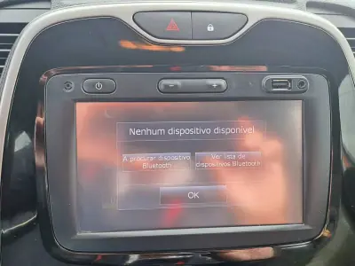 Renault Captur 2016 - 11450 EUR, 165268 km - AUTO.MOTO.pt - 165268km - foto 37 de 41