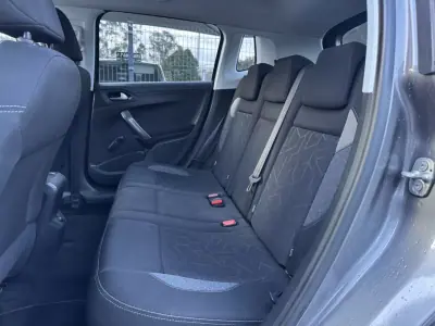 Peugeot 2008 2016 - 12990 EUR, 160000 km - AUTO.MOTO.pt - 160000km - foto 18 de 35
