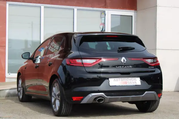 Renault Mégane 2021 - 16490 EUR, 165000 km - AUTO.MOTO.pt - 165000km - foto 11 de 30