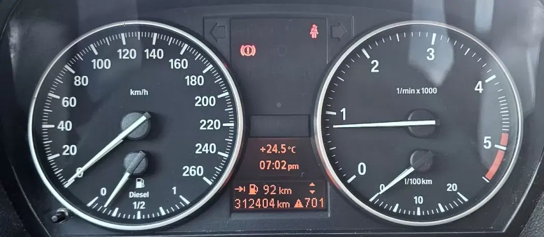 BMW 318 2008 - 9000 EUR, 300000 km - 300000km - foto 12 de 20