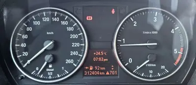 BMW 318 2008 - 9000 EUR, 300000 km - AUTO.MOTO.pt - 300000km - foto 12 de 20