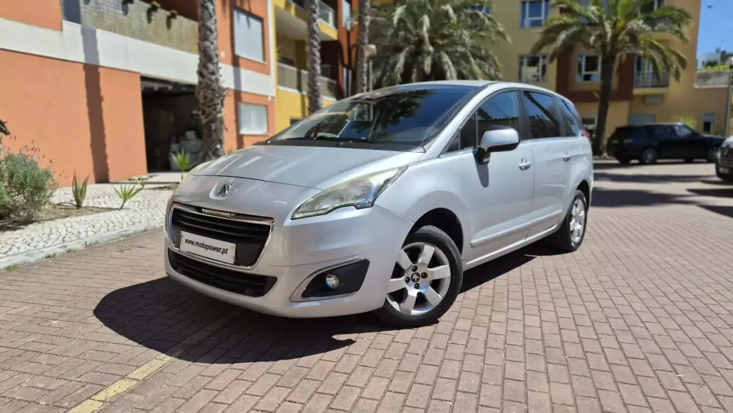 Peugeot 5008 2016 - 8980 EUR, 192000 km - AUTO.MOTO.pt - 192000km - foto 1 de 15