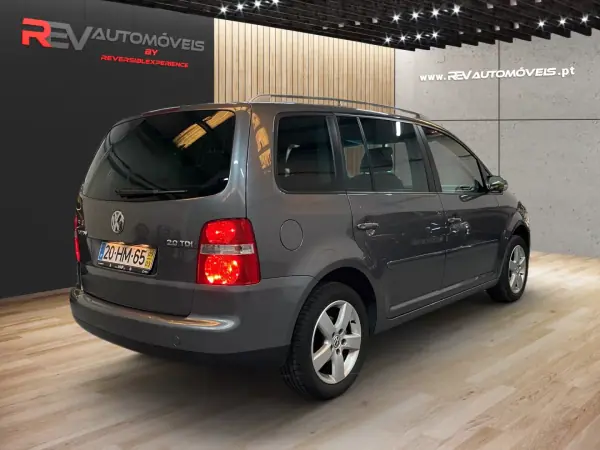 Volkswagen Touran 2009 - 11950 EUR, 151968 km - AUTO.MOTO.pt - 151968km - foto 3 de 19