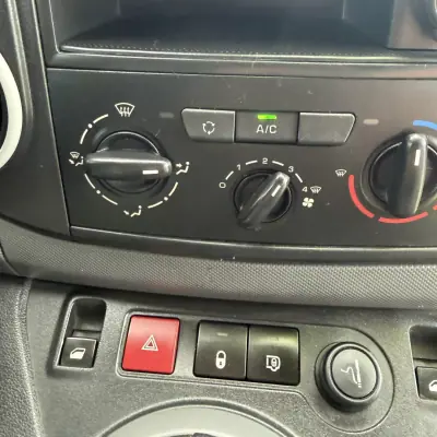 Citroën BERLINGO 1.6 HDI 600 C/AC 2018 - 10990 EUR, 190000 km - AUTO.MOTO.pt - 190000km - foto 11 de 15