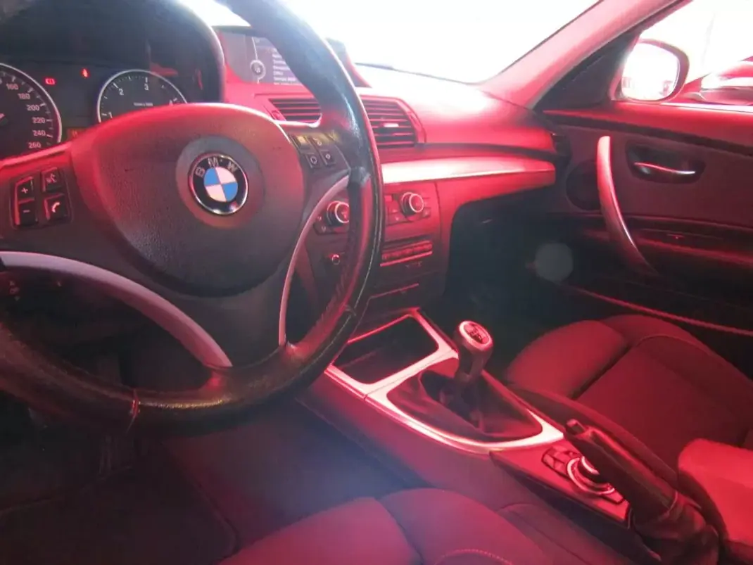 BMW 120 2011 - 11850 EUR, 249890 km - 249890km - foto 12 de 16