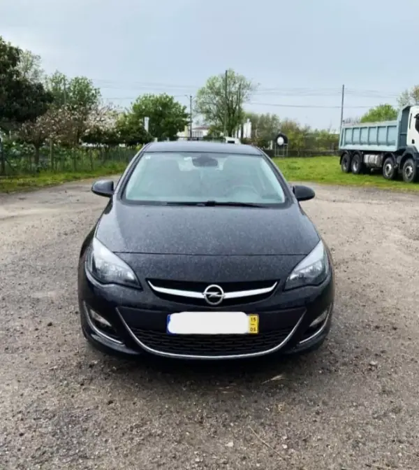 Opel Astra 2015 - 10990 EUR, 191000 km - AUTO.MOTO.pt - 191000km - foto 4 de 10