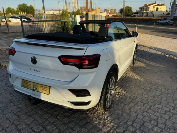 Volkswagen T-Roc 2021 - 27900 EUR, 147900 km - AUTO.MOTO.pt - 147900km - foto 5 de 17
