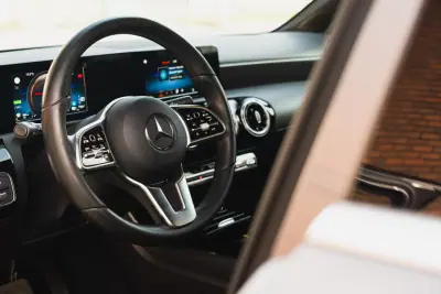 Mercedes-Benz A 250 2022 - 25000 EUR, 124440 km - AUTO.MOTO.pt - 124440km - foto 8 de 24