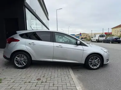 Ford Focus 2018 - 13850 EUR, 68388 km - AUTO.MOTO.pt - 68388km - foto 7 de 29