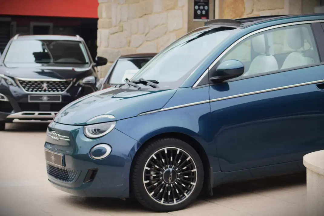 Fiat 500e 2020 - 19990 EUR, 96000 km - 96000km - foto 54 de 55