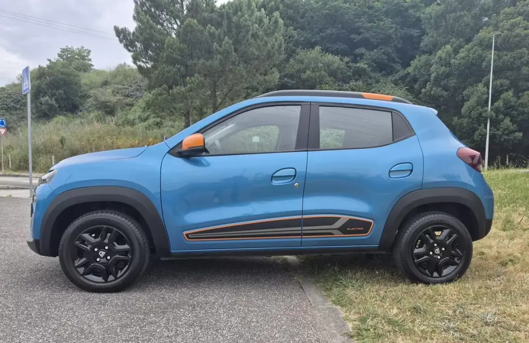 Dacia Spring 2021 - 11299 EUR, 37354 km - 37354km - foto 2 de 25