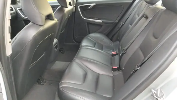 Volvo S60 2014 - 13950 EUR, 222328 km - AUTO.MOTO.pt - 222328km - foto 15 de 16