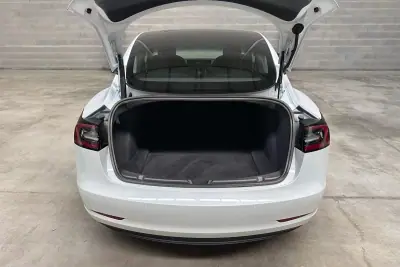 Tesla Model 3 2021 - 25450 EUR, 58710 km - AUTO.MOTO.pt - 58710km - foto 54 de 56