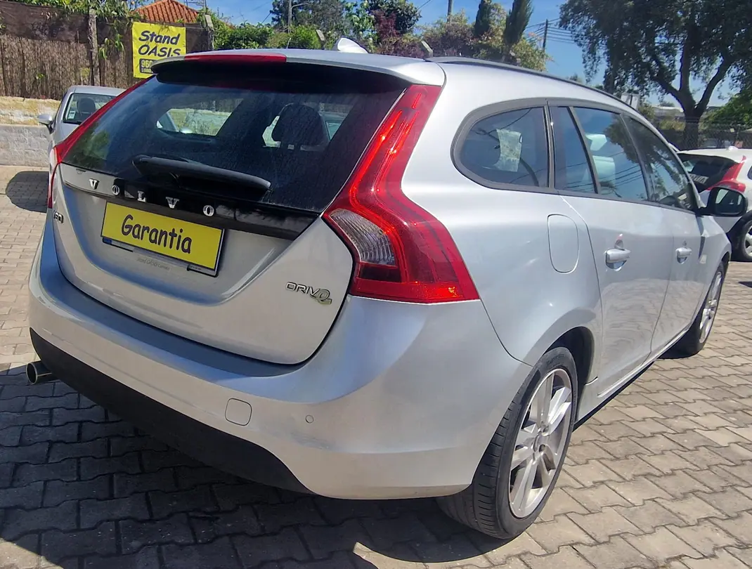 Volvo V60 2012 - 8950 EUR, 189000 km - 189000km - foto 4 de 13