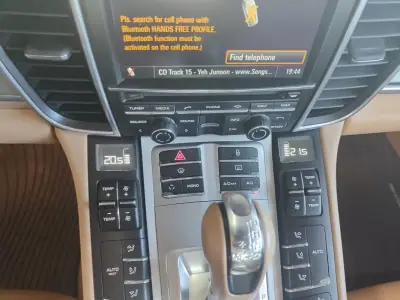 Porsche Panamera 2012 - 41990 EUR, 58000 km - AUTO.MOTO.pt - 58000km - foto 35 de 42