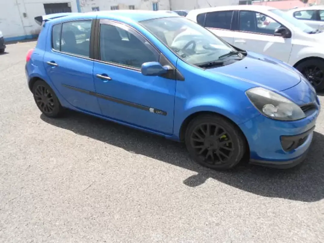 Renault Clio 2006 - 4750 EUR, 265045 km - AUTO.MOTO.pt - 265045km - foto 2 de 12
