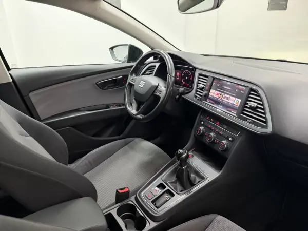 SEAT Leon 2018 - 12490 EUR, 159000 km - 159000km - foto 23 de 38