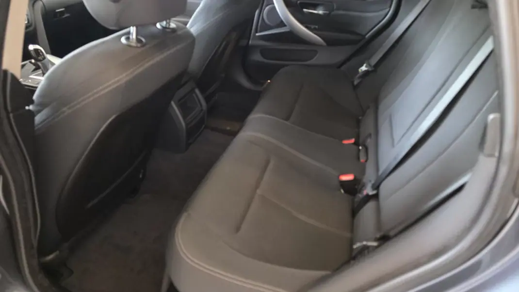 BMW 418 Gran Coupé 2015 - 16900 EUR, 272963 km - AUTO.MOTO.pt - 272963km - foto 47 de 64