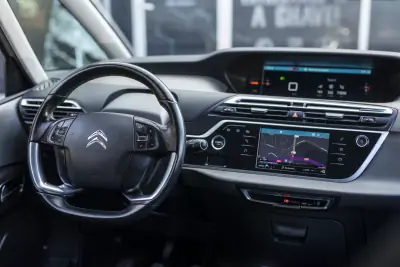 Citroën C4 Picasso 2018 - 13900 EUR, 145077 km - AUTO.MOTO.pt - 145077km - foto 17 de 36