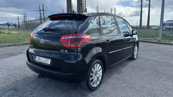 Citroën C4 Picasso 2007 - 4250 EUR, 270000 km - AUTO.MOTO.pt - 270000km - foto 6 de 16