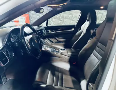 Porsche Panamera 2015 - 43990 EUR, 110565 km - AUTO.MOTO.pt - 110565km - foto 39 de 40