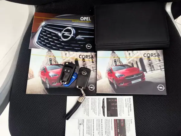 Opel Corsa 2018 - 10980 EUR, 118000 km - AUTO.MOTO.pt - 118000km - foto 18 de 23